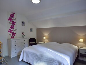 3 habitaciones y muebles diferentes 