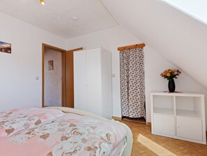 2 bedrooms, individually furnished, bed sheets - Attractive Apartment in Klutz Near the Sea (Klütz)