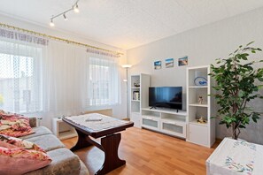 Classic Apartment, 1 Bedroom | Living room | DVD player