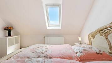 2 bedrooms, individually furnished, bed sheets