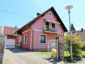 Classic Apartment, 2 Bedrooms | Exterior - Modern Apartment With Garden Near the Petzen ski Area in Eberndorf / Carinthia (Eberndorf)