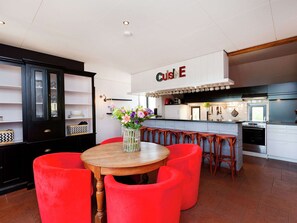 DVD player - Atmospheric Country House in Asten on a Golf Course (Heusden Gem Asten)