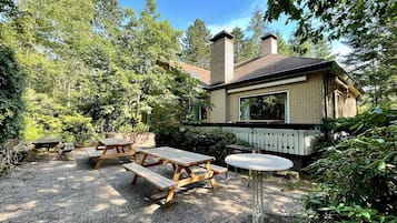 Classic Villa, 6 Bedrooms | Exterior