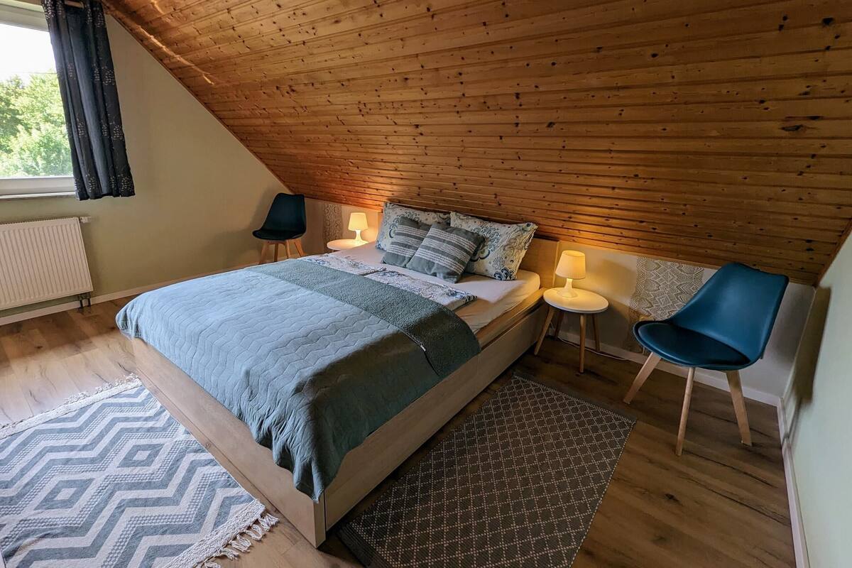 Leilighet – deluxe, 2 soverom | 7 soverom, individuelt innredet og sengetøy