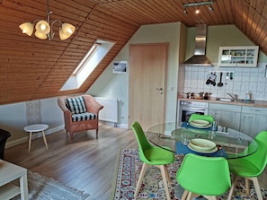 Comfort Apartment, 2 Bedrooms | Private kitchen | Fridge, oven, coffee/tea maker, electric kettle