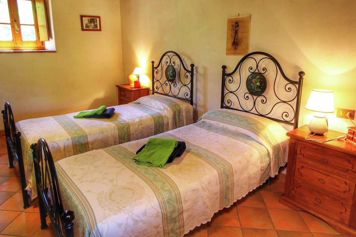 Classic House, 5 Bedrooms | 8 bedrooms, individually furnished, bed sheets