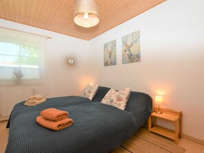 3 chambres, ameublement personnalisé, draps fournis