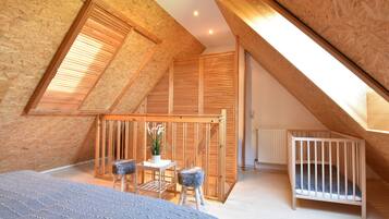 Comfort Apartment, 2 Bedrooms | 3 bedrooms, individually furnished, bed sheets