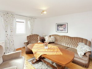 Comfort Apartment, 2 Bedrooms | Living room | DVD player