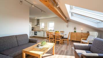 Comfort House, 3 Bedrooms | Living room