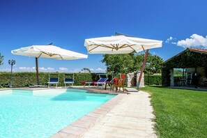 Chaumière classique, 3 chambres | Piscine | Piscine intérieure, piscine extérieure