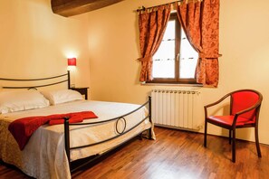 2 habitaciones, muebles diferentes y ropa de cama