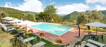 Farmhouse in Monte Santa Maria Tiberina With Garden