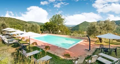 Farmhouse in Monte Santa Maria Tiberina With Garden