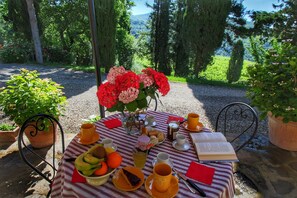 Classic House, 3 Bedrooms | Balcony