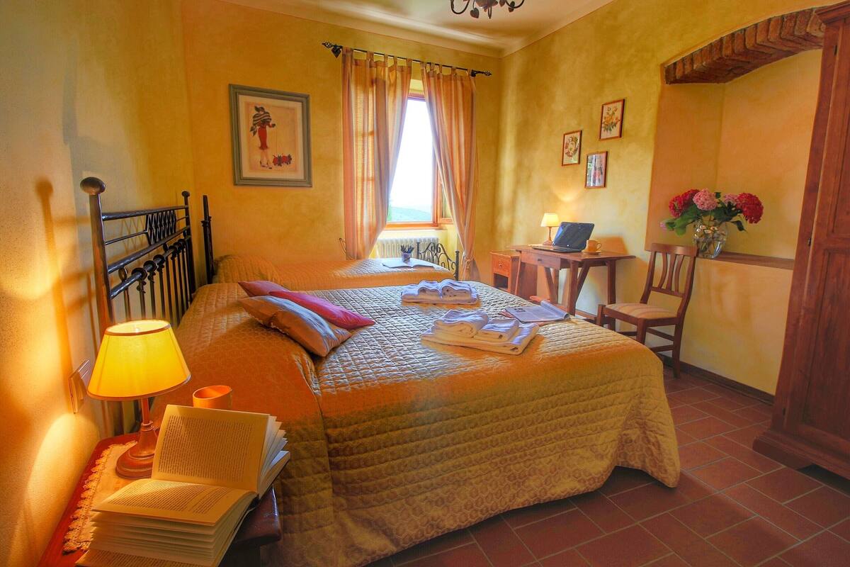 Classic House, 3 Bedrooms | 2 bedrooms, individually furnished, bed sheets