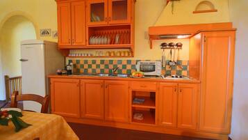 Classic House, 3 Bedrooms | Dapur peribadi | Kerusi tinggi