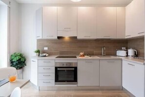 Frigorífic, forn, placa de cuina i rentaplats
