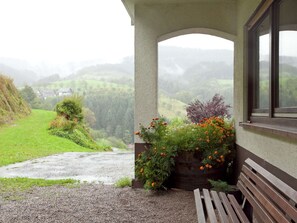 Comfort Apartment, 3 Bedrooms | Garden