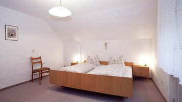 Classic Apartment, 2 Bedrooms | 5 bedrooms, individually furnished, bed sheets