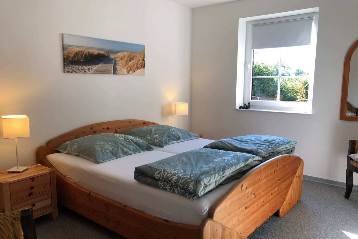 3 bedrooms, individually furnished, bed sheets