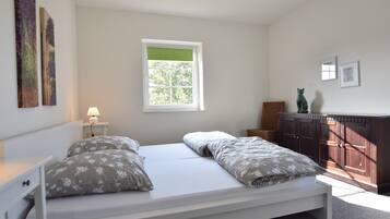 10 Schlafzimmer, individuell eingerichtet, BettwÀsche