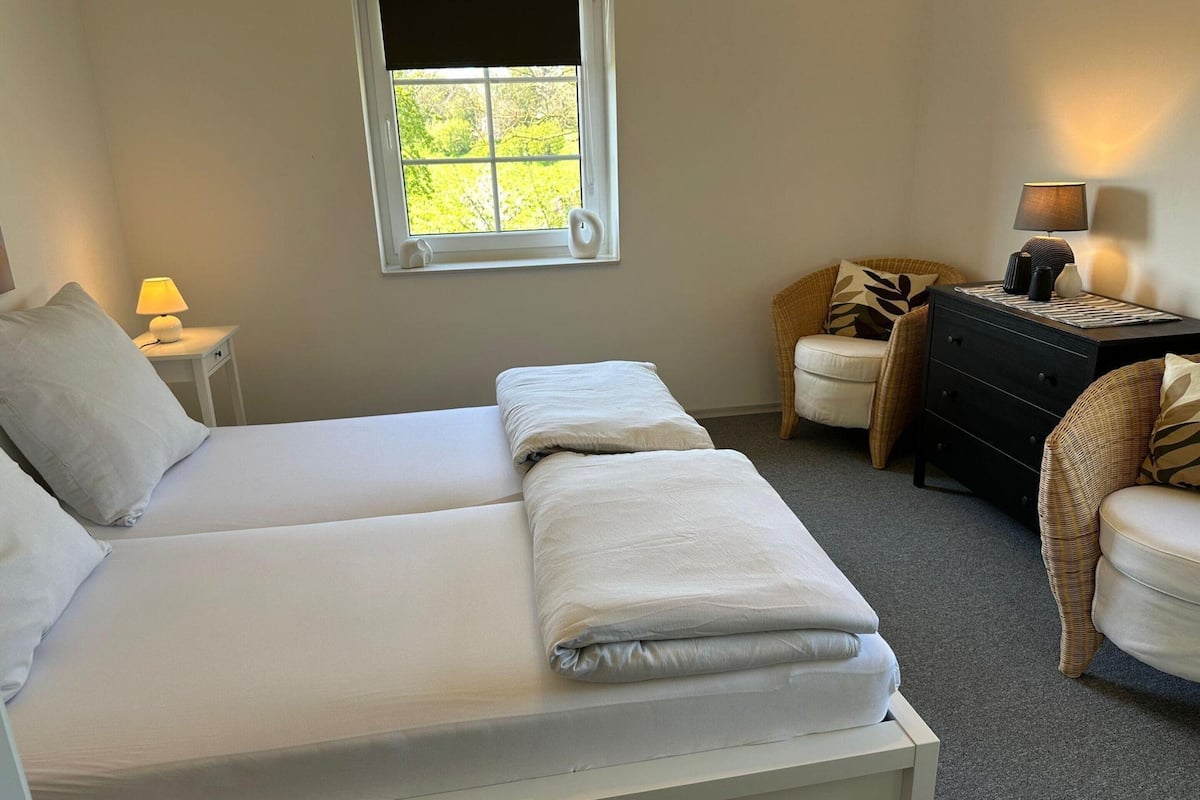 3 bedrooms, individually furnished, bed sheets