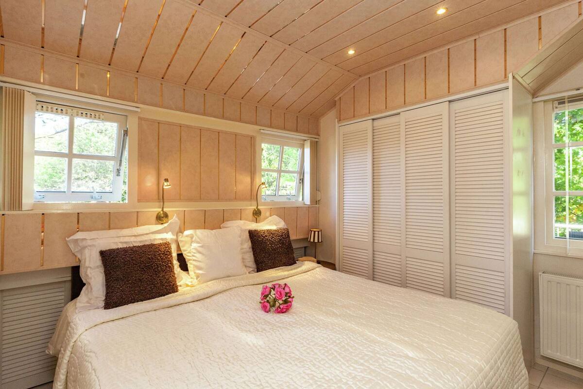 Klassiek appartement, 1 slaapkamer | 3 slaapkamers, individueel gemeubileerd, beddengoed