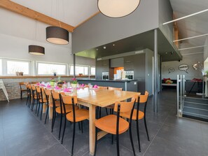 Classic House, Multiple Bedrooms | Dining