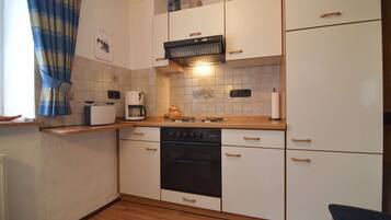 Oven, kompor, dan mesin pembuat kopi/teh