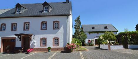 Classic Apartment, 2 Bedrooms | Exterior