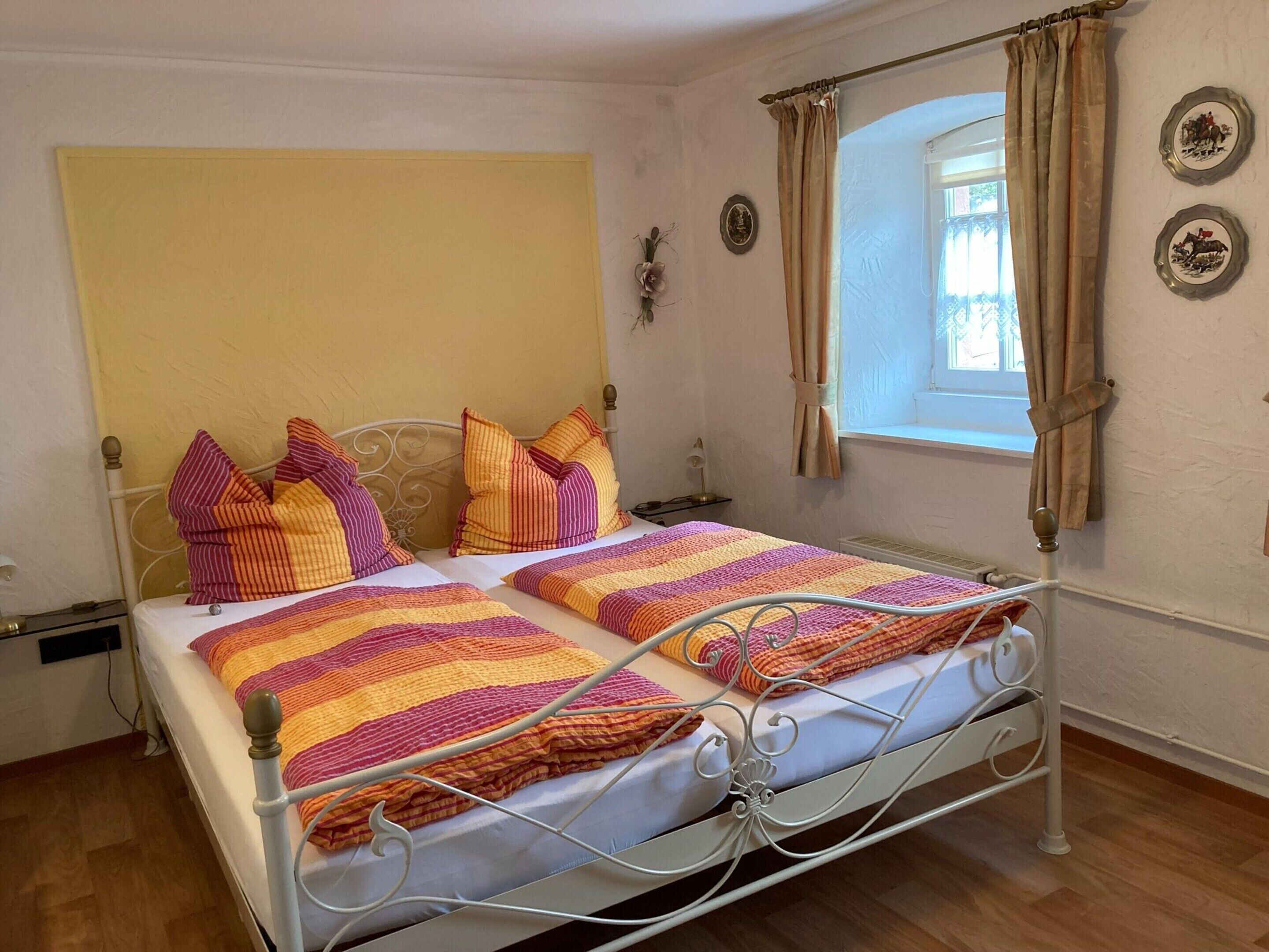 Classic Apartment, 2 Bedrooms | 2 bedrooms, individually furnished, bed sheets
