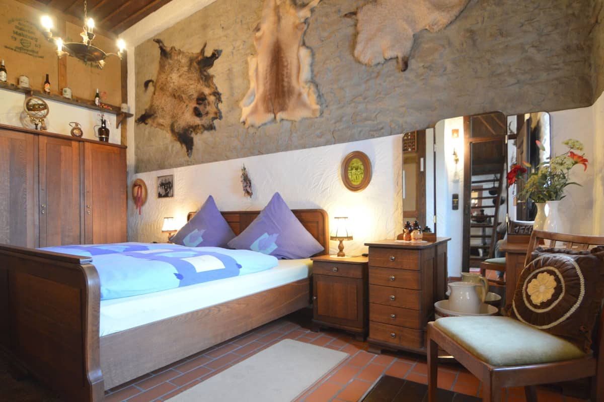 Maison classique, 2 chambres | 2 chambres, ameublement unique, literie fournie