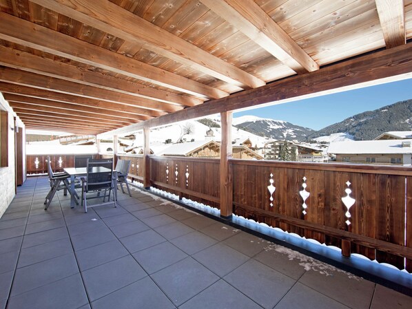 Comfort Apartment, 4 Bedrooms | Balcony - Luxurious Apartment With Sauna, Garage, Roof Terrace (Gerlos)