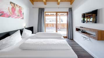 7 quartos, individualmente mobiliados, roupa de cama