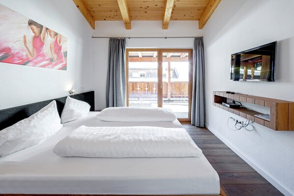 7 habitaciones, muebles diferentes y ropa de cama