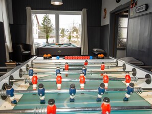 Classic House, 4 Bedrooms | Game room