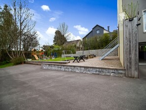 Comfort House, Multiple Bedrooms | Balcony - Spacious Mansion in Waimes With Sauna (Waimes)