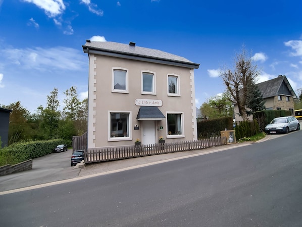 Exterior - Spacious Mansion in Waimes With Sauna (Waimes)