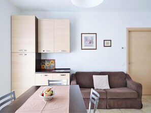 Classic Apartment, 3 Bedrooms | Living room - Snug Apartment in Dervio With Balcony or Terrace (Dervio)