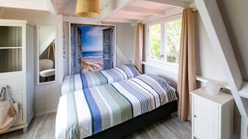 Klassiek appartement, 2 slaapkamers | 3 slaapkamers, individueel gemeubileerd, beddengoed