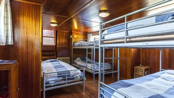5 slaapkamers, individueel gemeubileerd, beddengoed