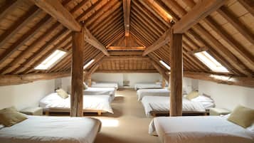 Comfort huis, meerdere slaapkamers | 19 slaapkamers, individueel gemeubileerd, beddengoed