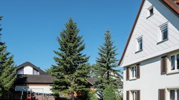 Căn hộ tiện nghi đơn giản, 3 phòng ngủ | Ngoại thất