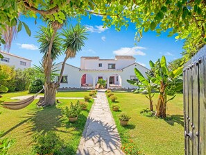 Comfort Villa, 5 Bedrooms | Reception - Superb Beachfront Villa With Guest House 50m Opposite (Mijas)