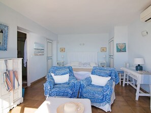 Comfort Villa, 5 Bedrooms - Superb Beachfront Villa With Guest House 50m Opposite (Mijas)