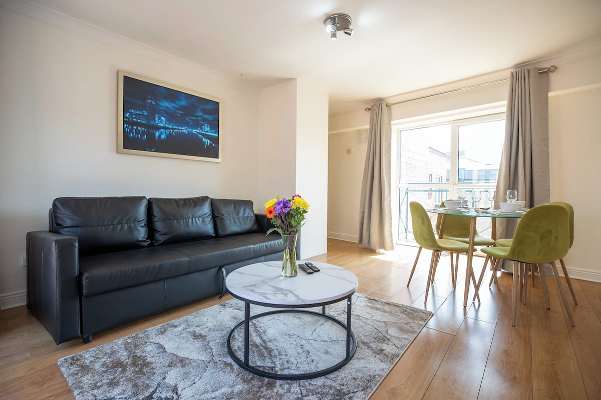 Family Apartment, 2 Bedrooms, Non Smoking | Living area