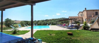 Lovely Farmhouse in Asciano With Swimming Pool