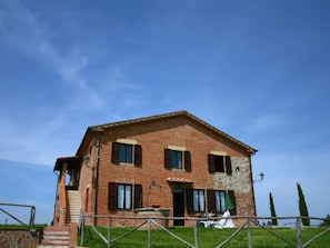 Comfort House, 2 Bedrooms | Exterior - Traditional Farmhouse in Toscana With Swimming Pool (Asciano)