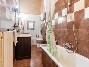 Casa de campo Confort, 2 habitaciones | Baño | Regadera 